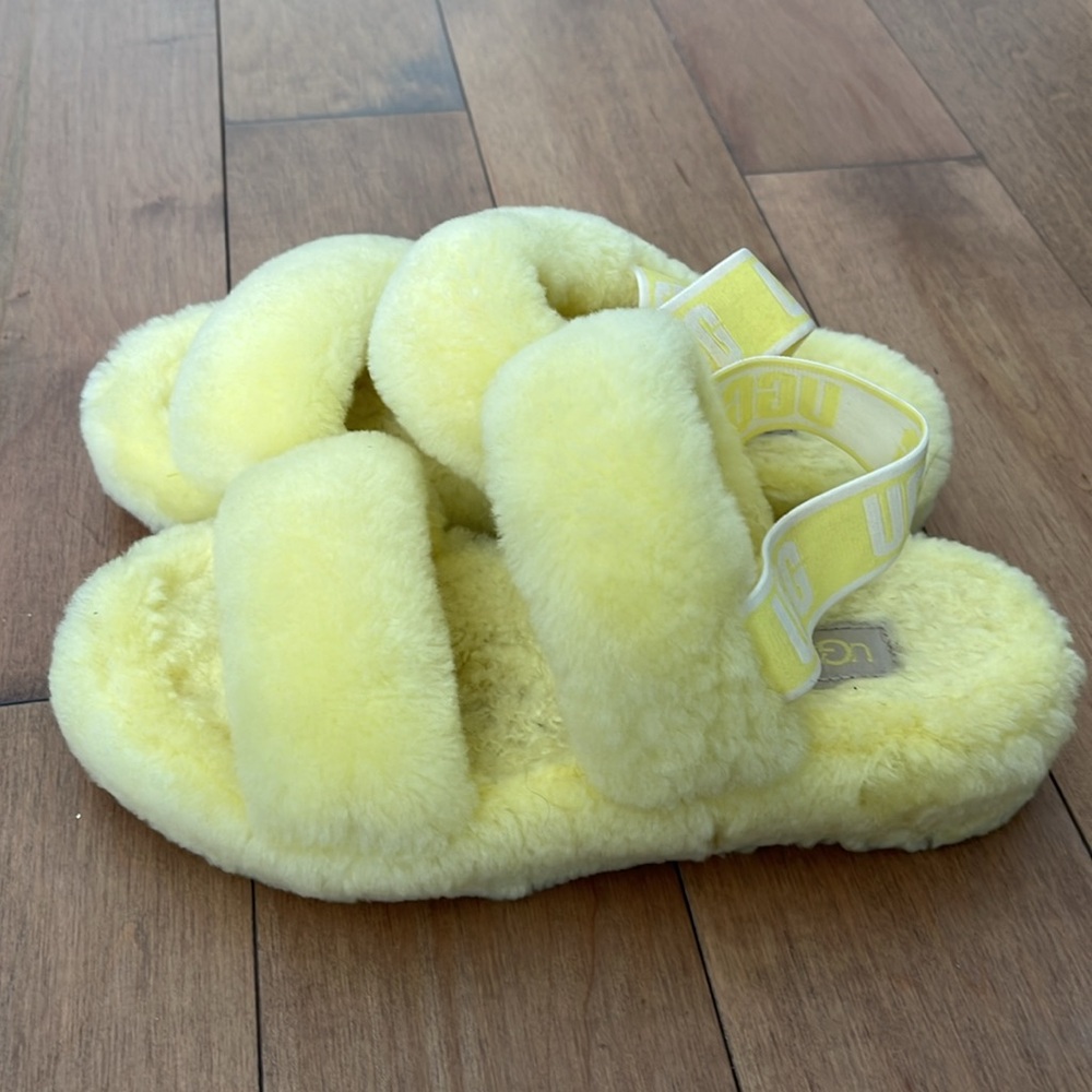 UGG oh yeah slippers - Picture 3 of 7
